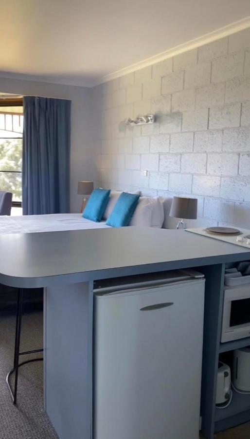 Gordon Gateway Motel สตรอน ภายนอก รูปภาพ