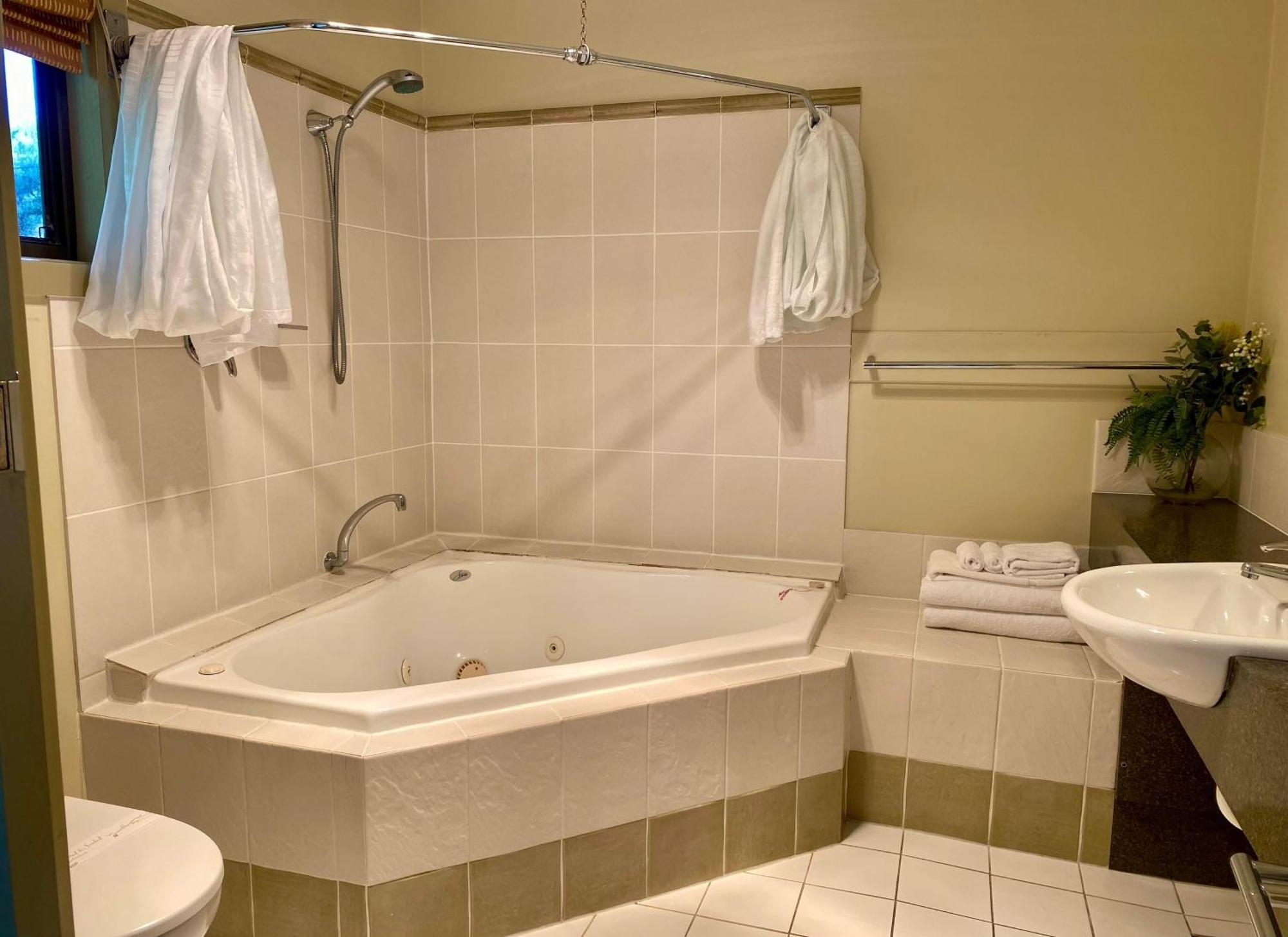Gordon Gateway Motel สตรอน ภายนอก รูปภาพ